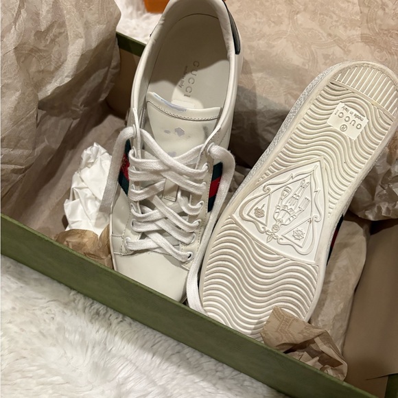 Guccy sneakers white color. - Picture 3 of 5